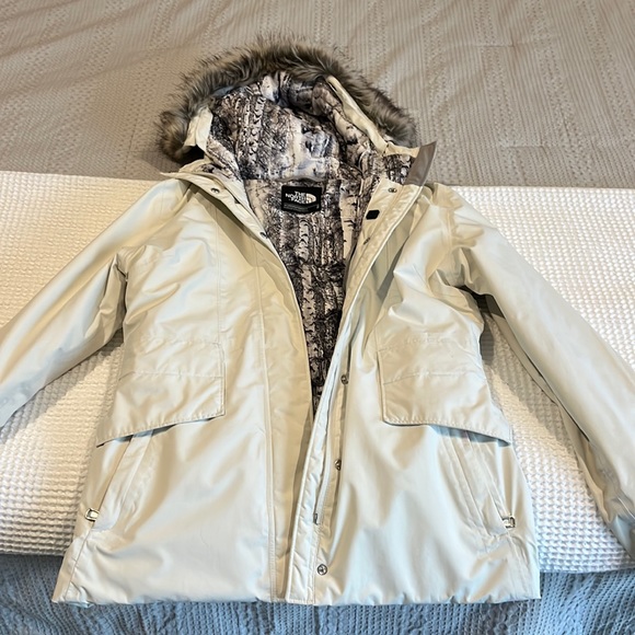 White Down North Face Jacket - Picture 1 of 3